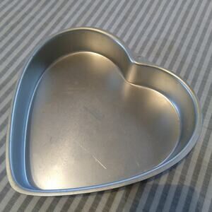 Wilton heart cake pan